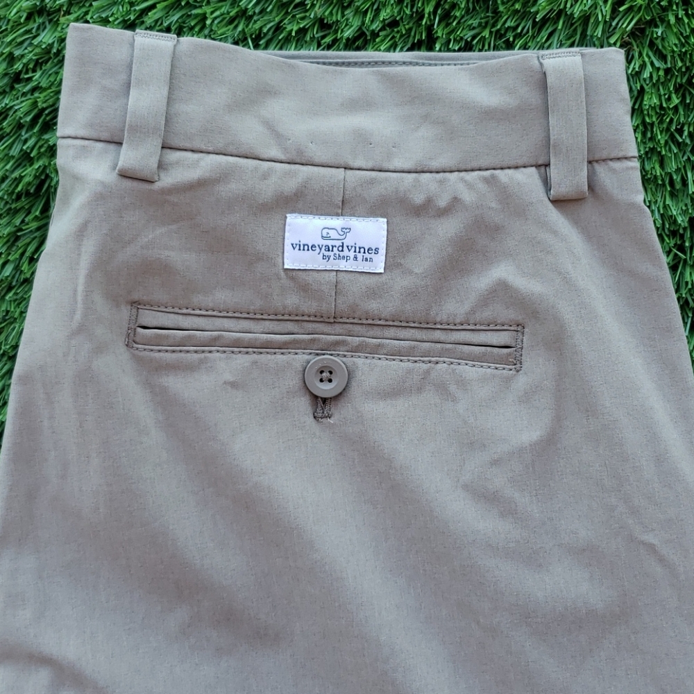 Vineyard vines 8 inch Performance Breaker shorts